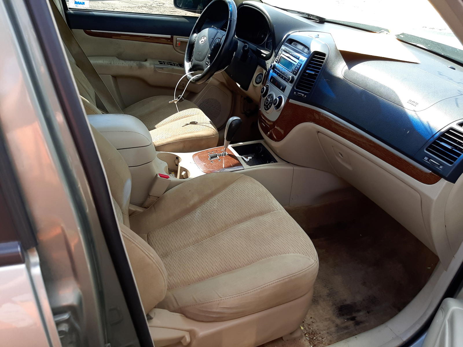Photo 5 from auction – 2007 HYUNDAI SANTA FE G with VIN 5NMSG13D07H094951