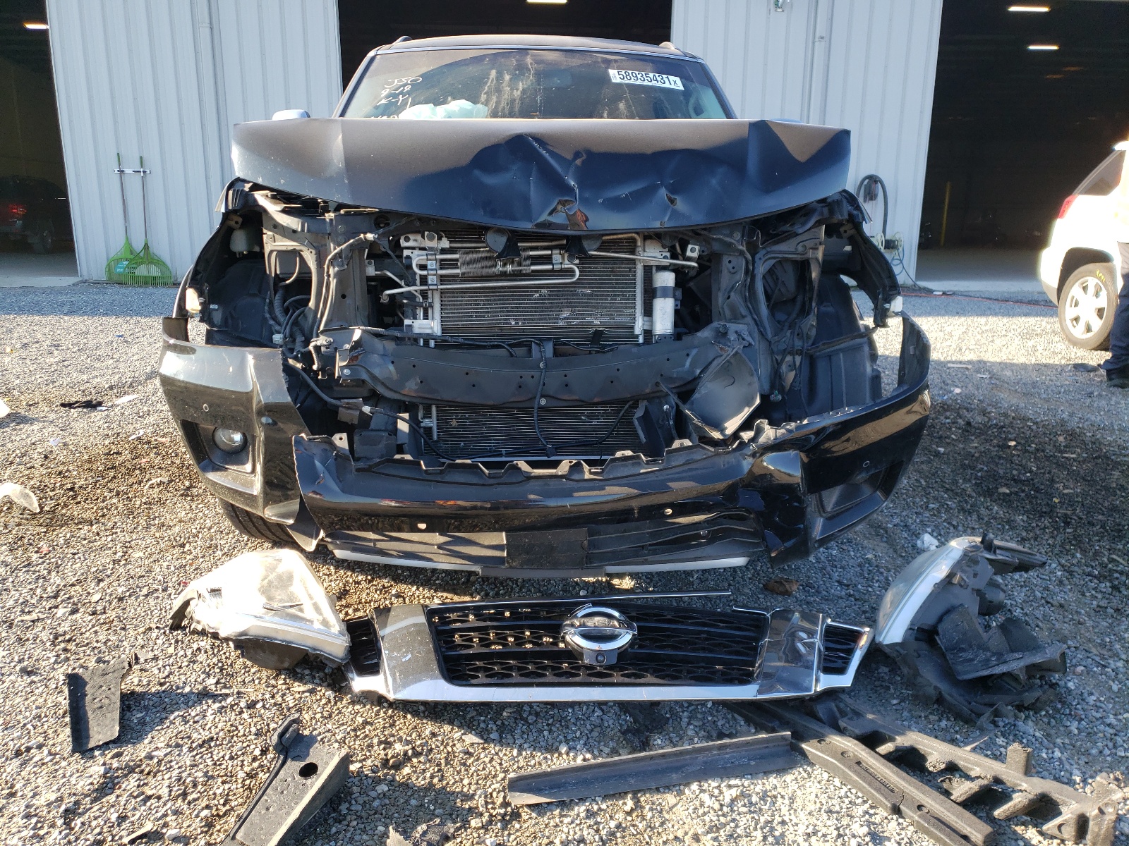 Photo 9 from auction – 2017 NISSAN ARMADA SV with VIN JN8AY2NC9H9504022