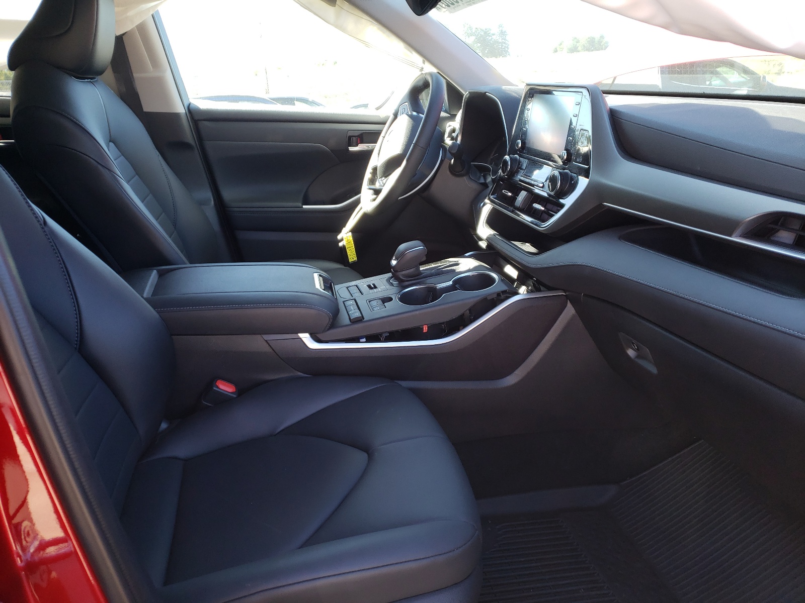 Photo 5 from auction – 2021 TOYOTA HIGHLANDER with VIN 5TDGZRBH7MS549726