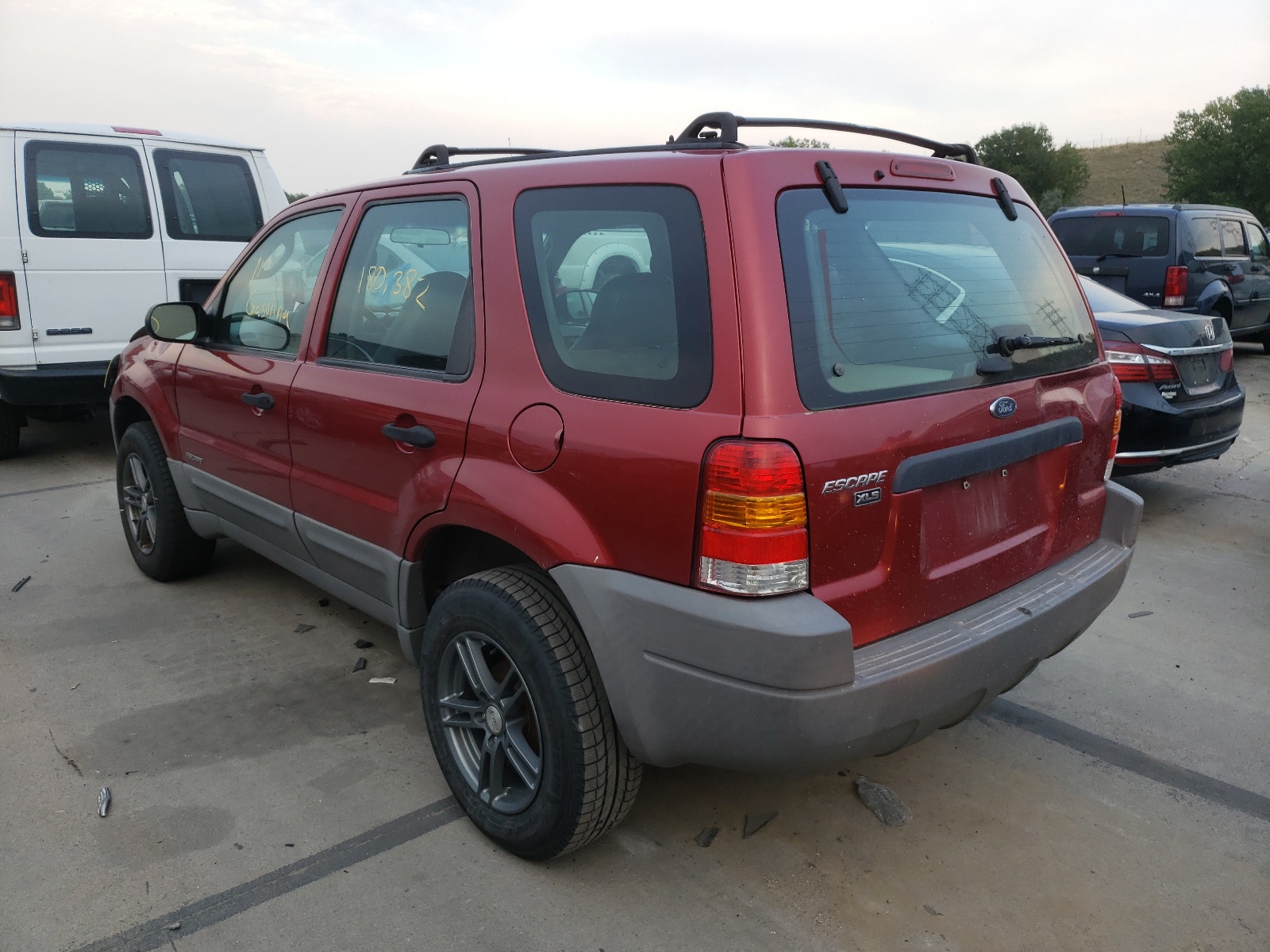 Photo 3 from auction – 2001 FORD ESCAPE XLS with VIN 1FMYU01B51KA47128