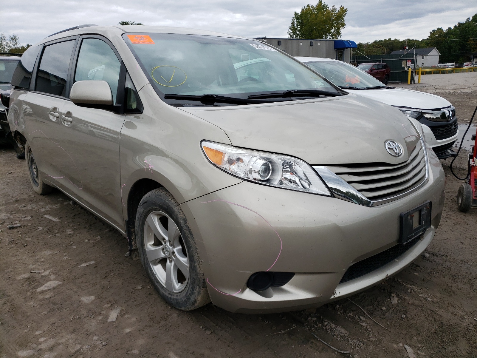 Photo 1 from auction – 2017 TOYOTA SIENNA LE with VIN 5TDKZ3DC9HS819053