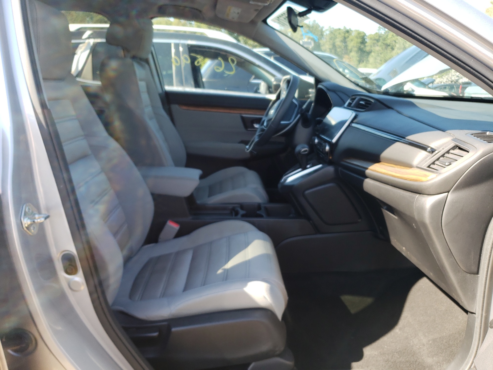 Photo 5 from auction – 2018 HONDA CR-V EX with VIN 7FARW2H56JE033979