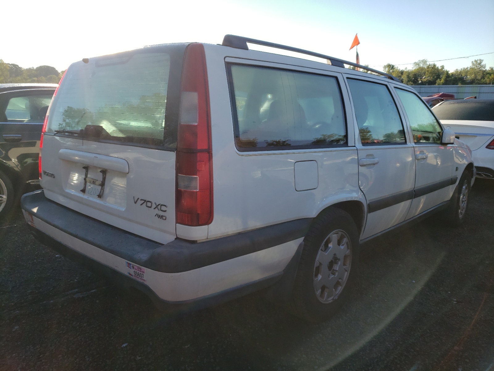 Photo 4 from auction – 2000 VOLVO V70 XC with VIN YV1LZ56D2Y2676485