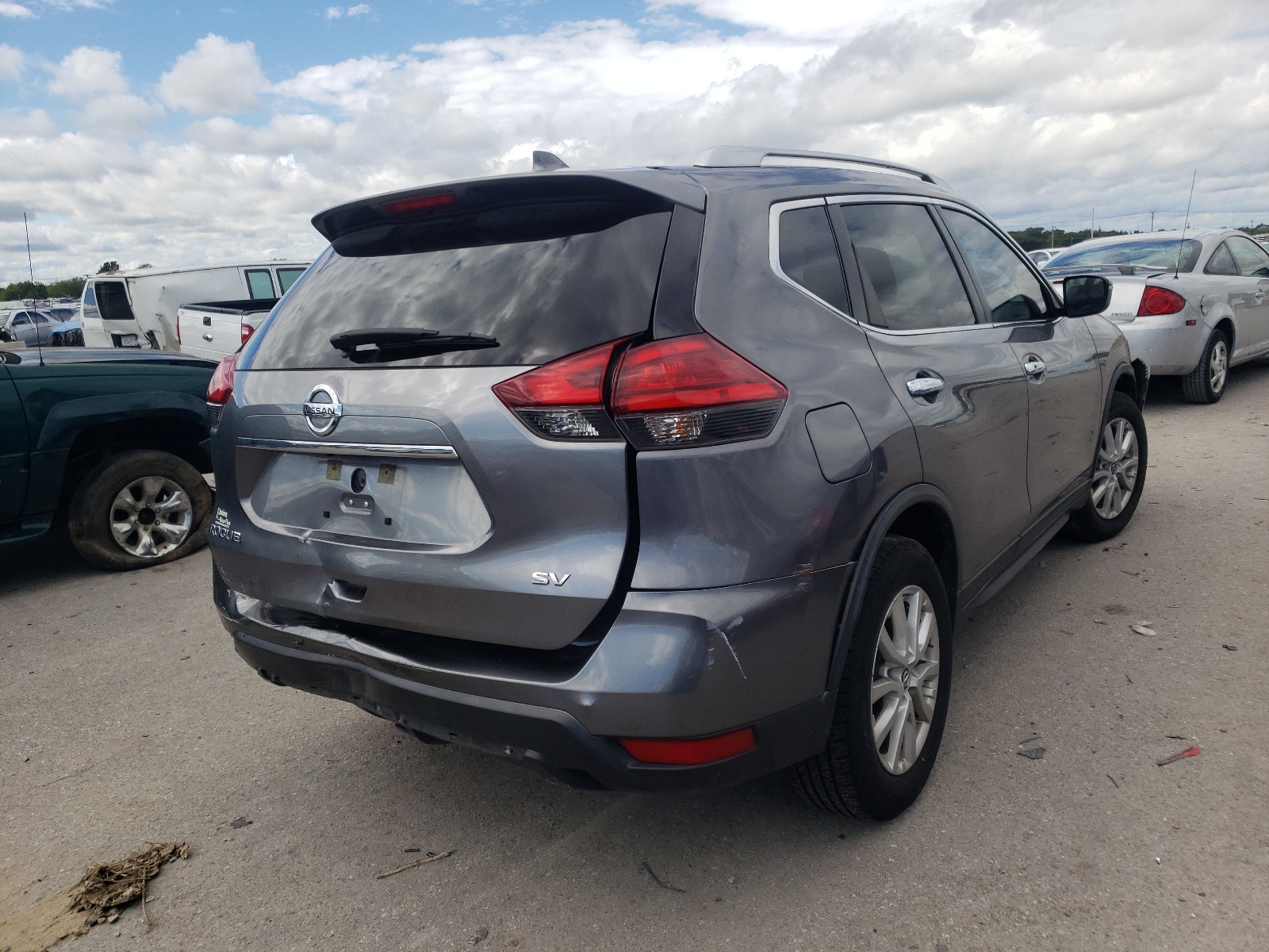 Photo 4 from auction – 2017 NISSAN ROGUE S with VIN KNMAT2MT8HP511034