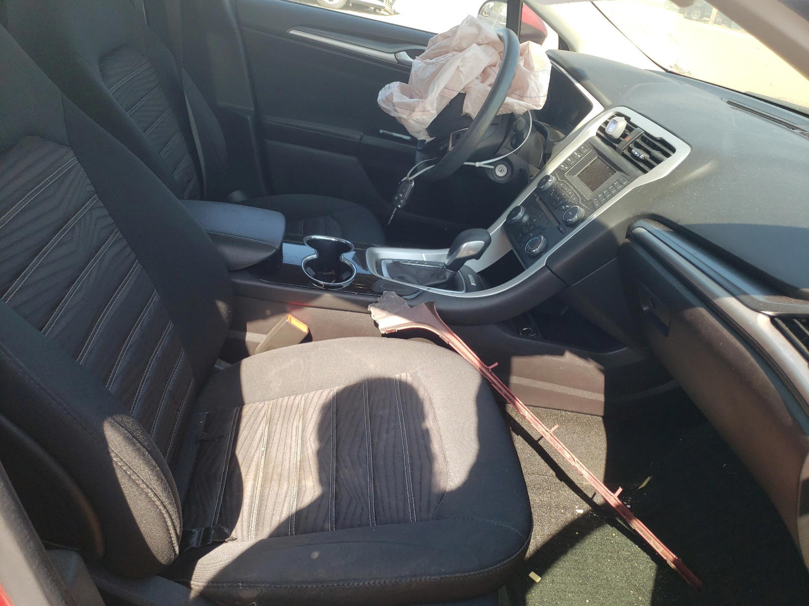 Photo 5 from auction – 2016 FORD FUSION with VIN 3FA6P0H78GR111161
