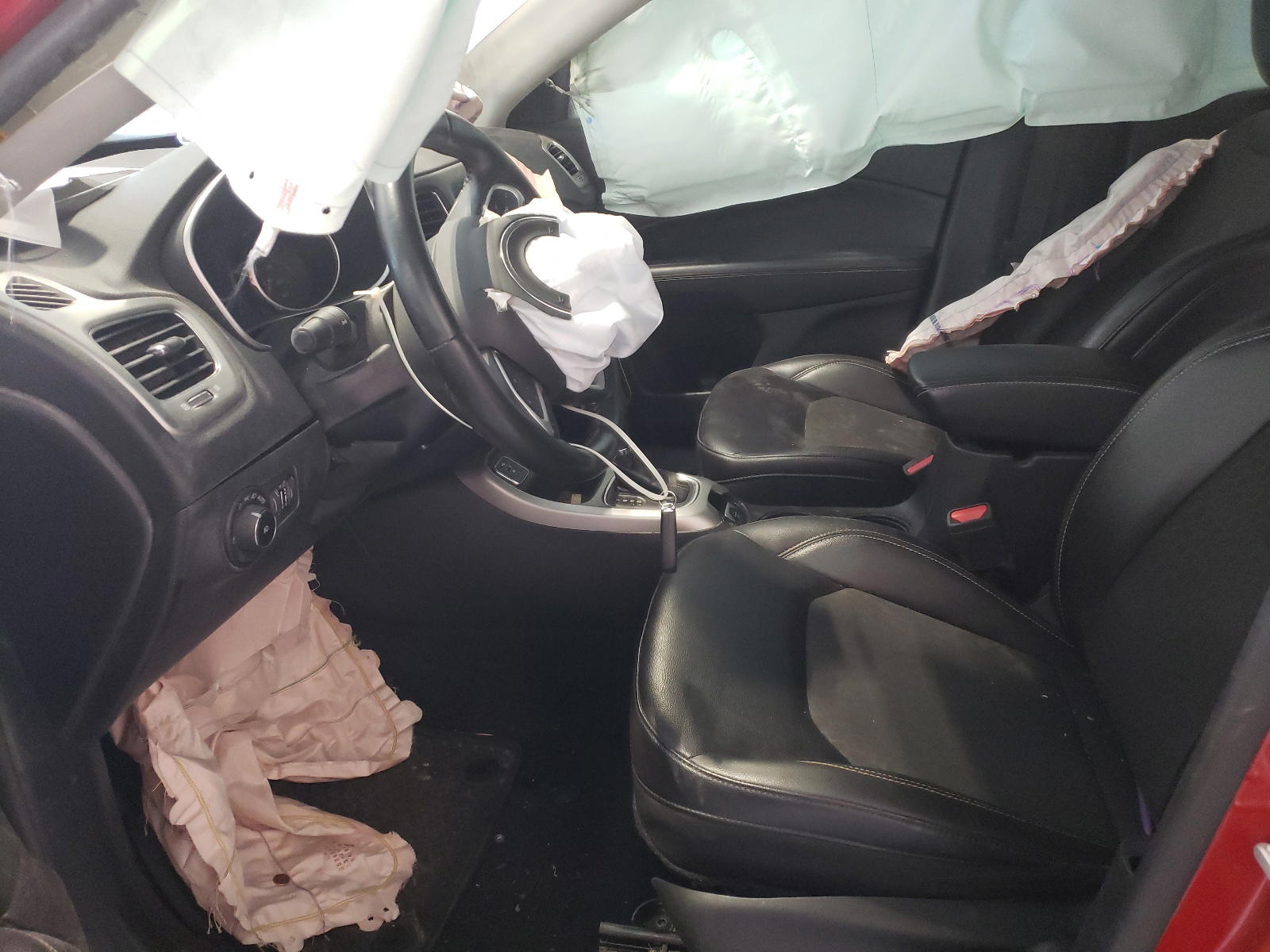 Photo 5 from auction – 2018 JEEP COMPASS LA with VIN 3C4NJCBB2JT286621