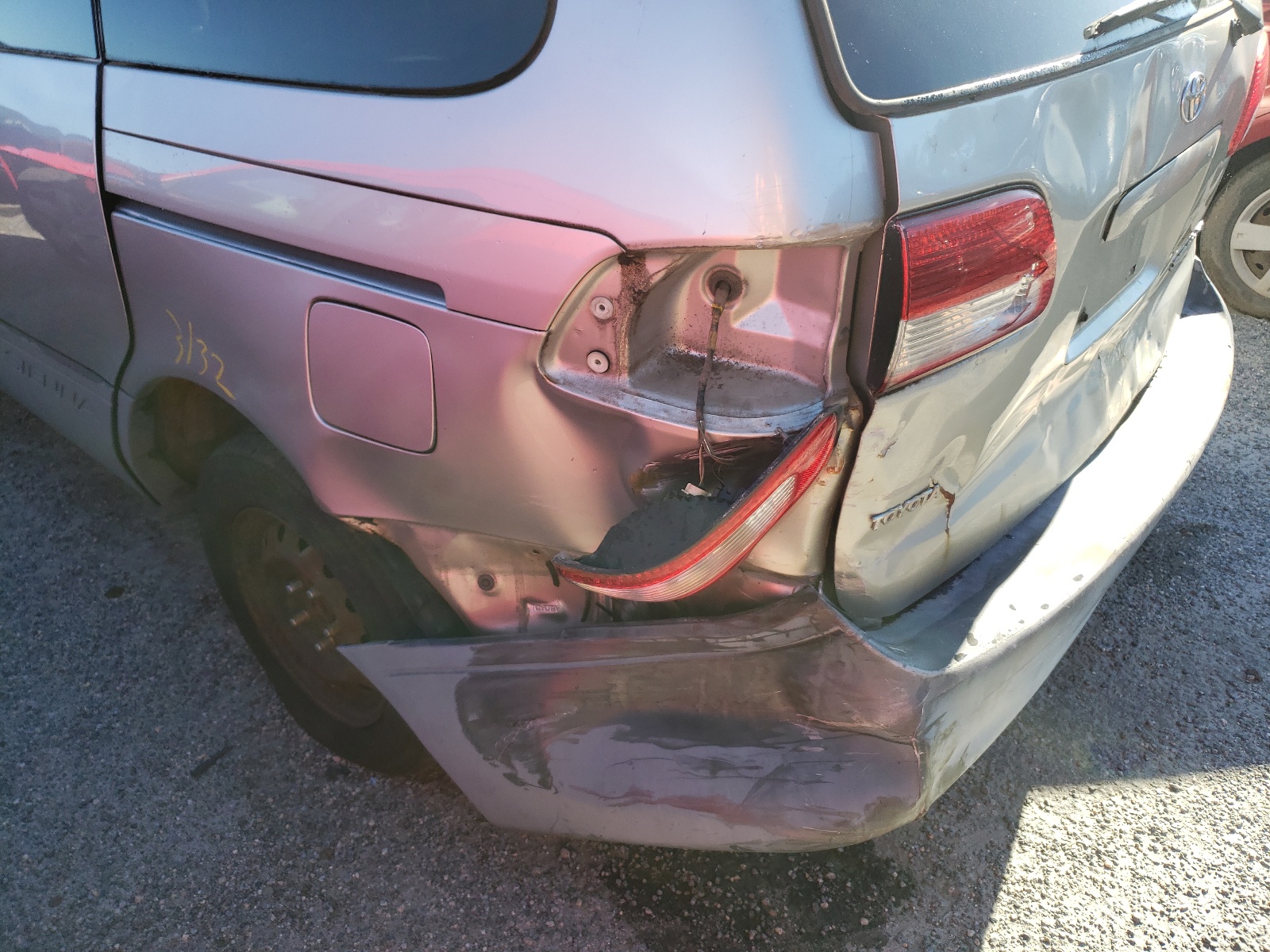 Photo 9 from auction – 2001 TOYOTA SIENNA CE with VIN 4T3ZF19C41U383639