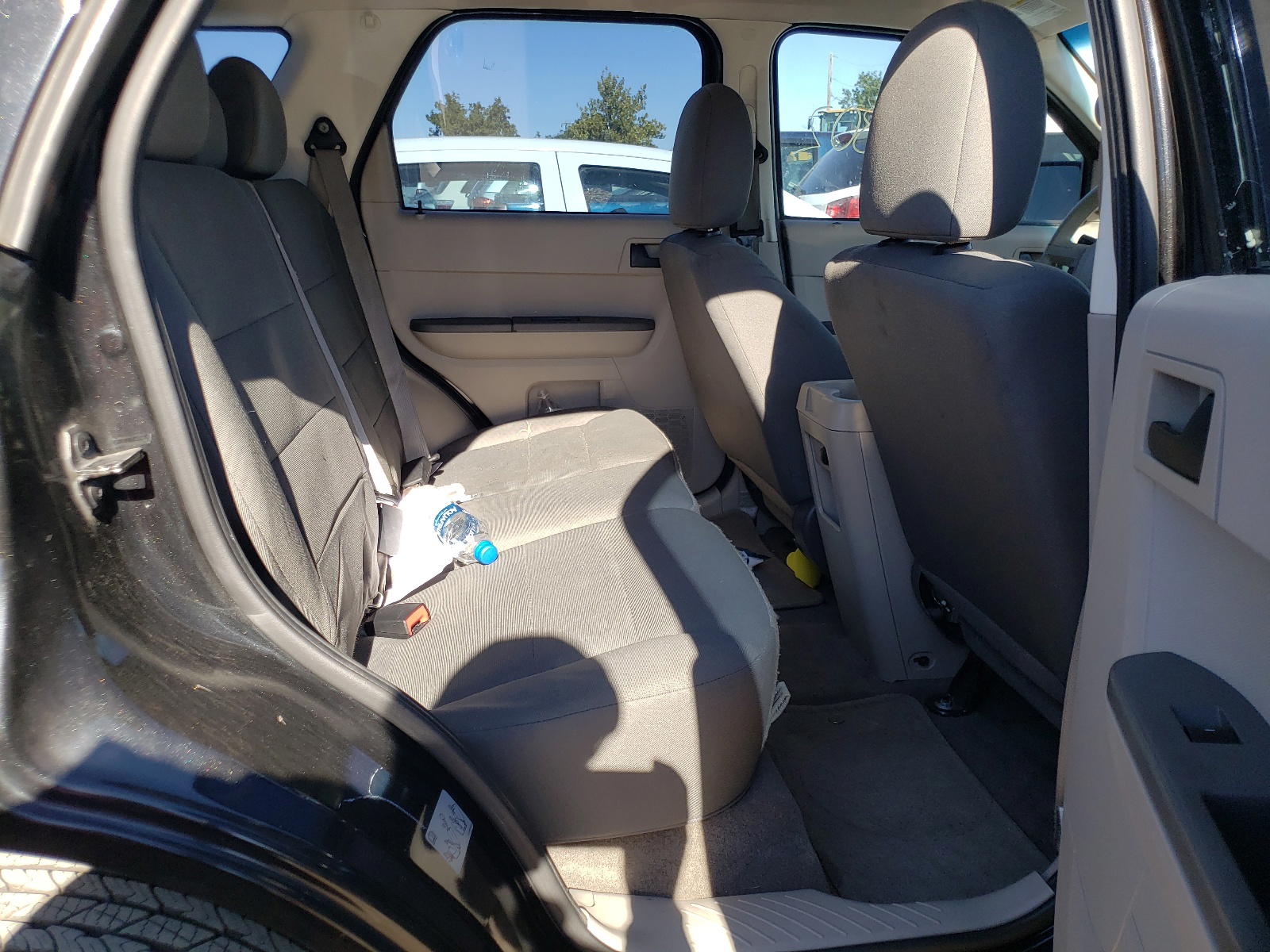 Photo 6 from auction – 2011 FORD ESCAPE XLS with VIN 1FMCU9C74BKA88116