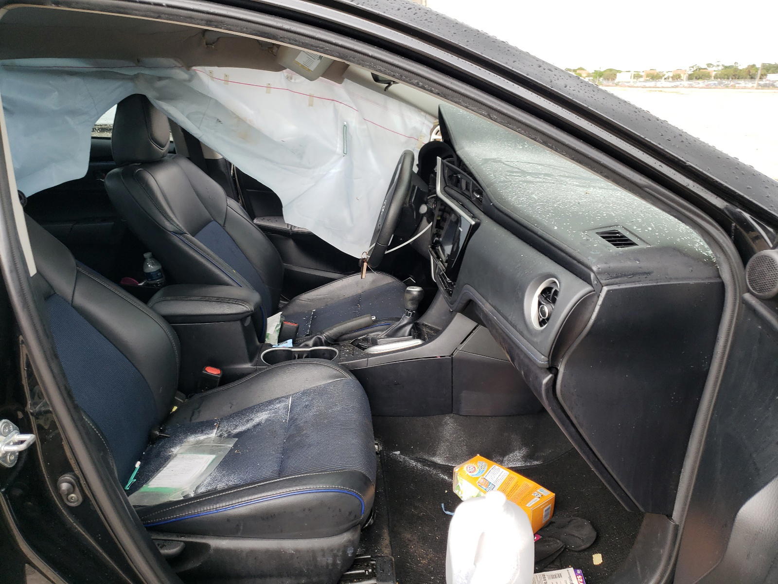 Photo 5 from auction – 2017 TOYOTA COROLLA L with VIN 2T1BURHEXHC936078