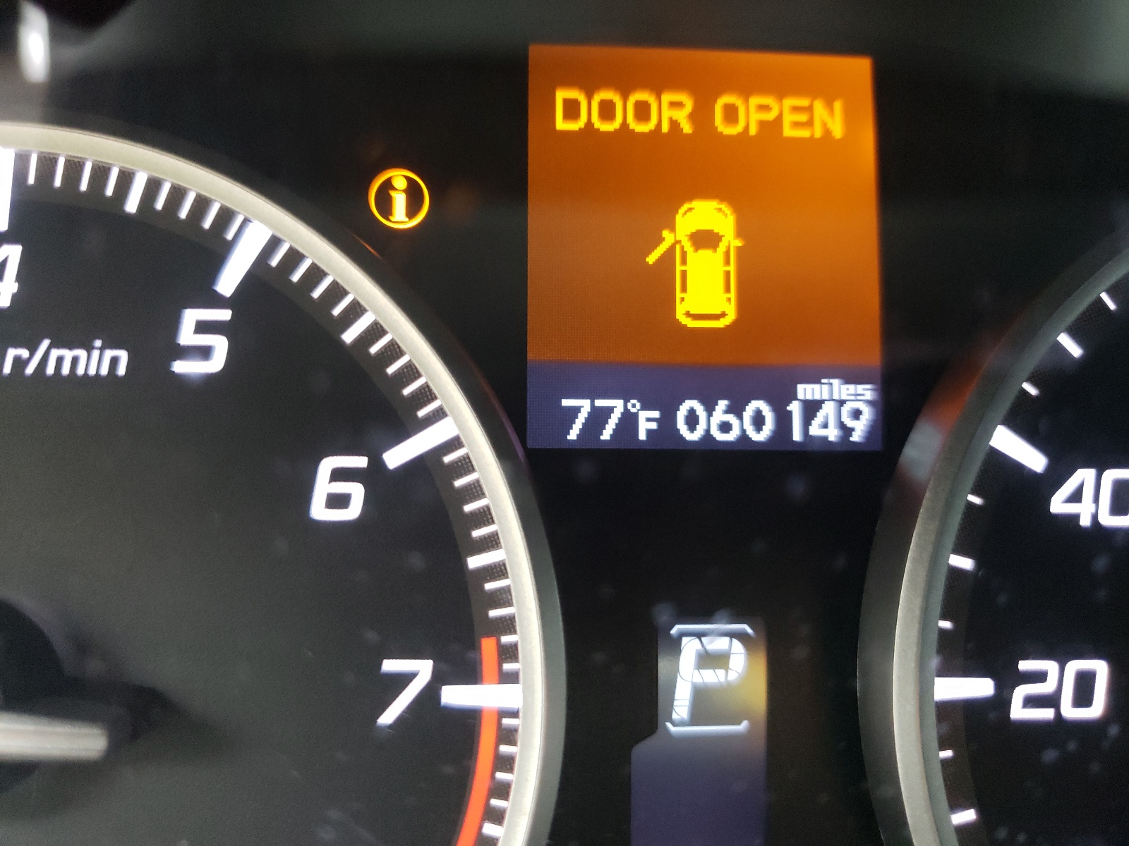 Photo 8 from auction – 2018 ACURA RDX with VIN 5J8TB4H39JL024053