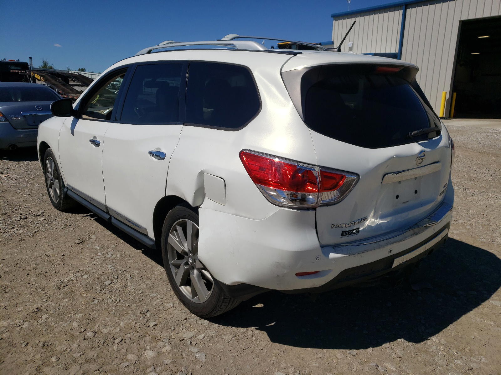 Photo 3 from auction – 2014 NISSAN PATHFINDER with VIN 5N1AR2MM6EC714929