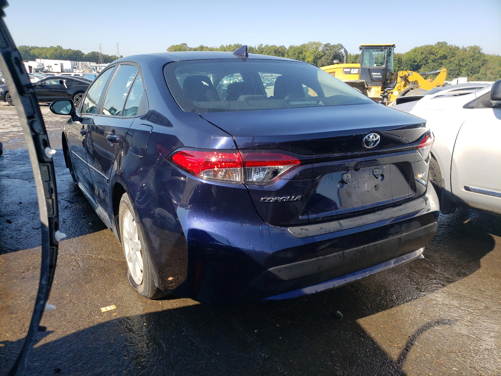 Photo 3 from auction – 2021 TOYOTA COROLLA LE with VIN 5YFEPMAE9MP226505