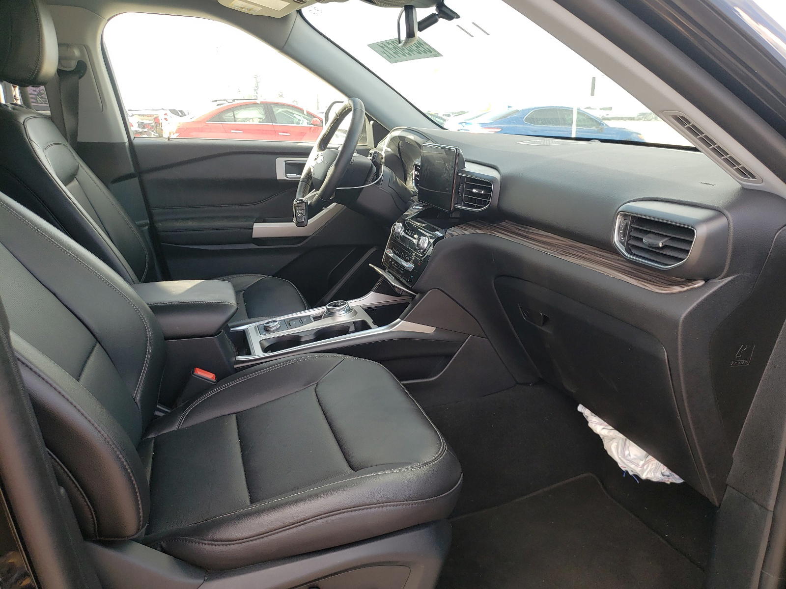 Photo 5 from auction – 2021 FORD EXPLORER L with VIN 1FMSK8FH5MGB45932