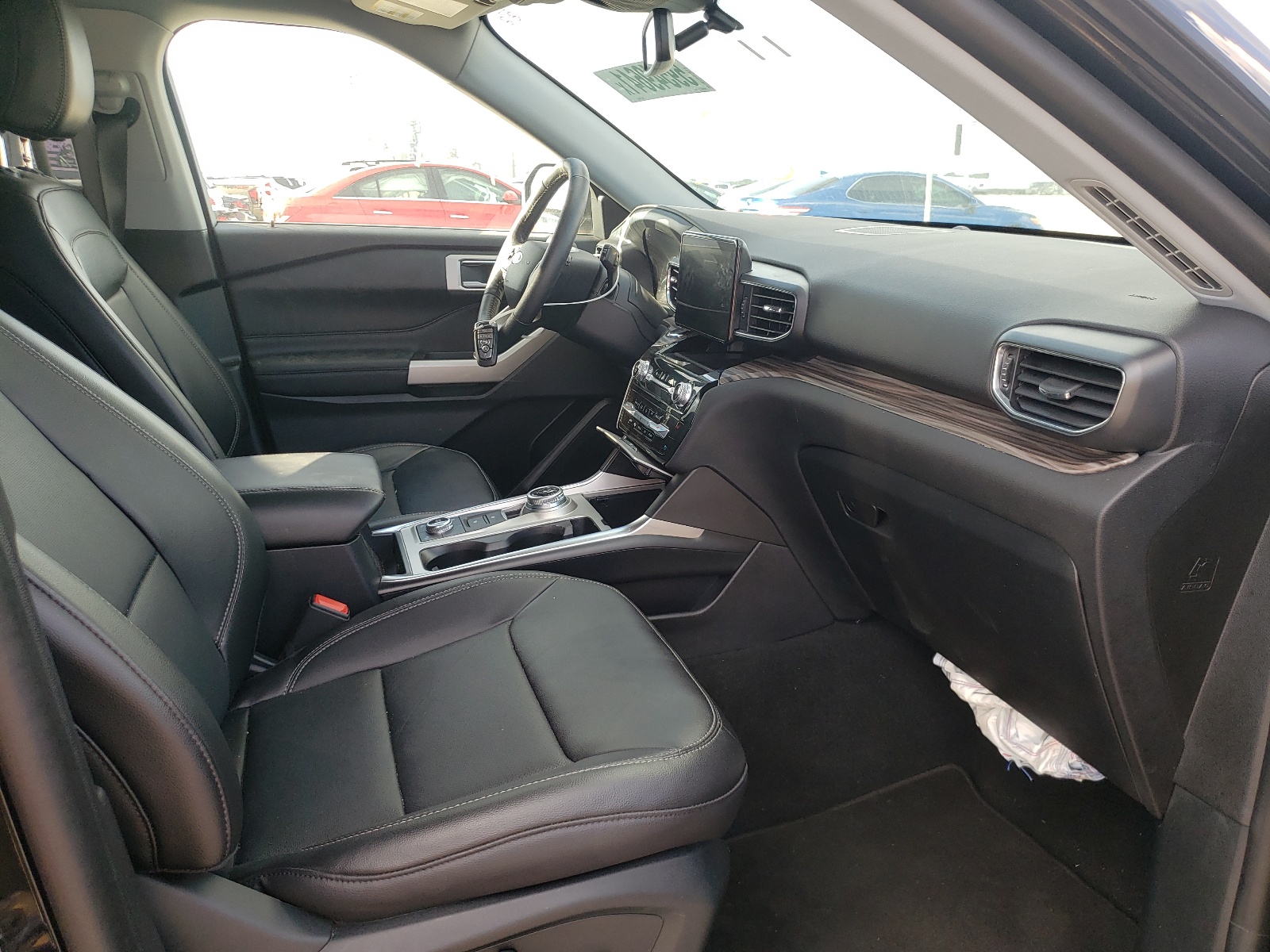 Фото 5 с аукциона – 2021 FORD EXPLORER L с VIN 1FMSK8FH5MGB45932