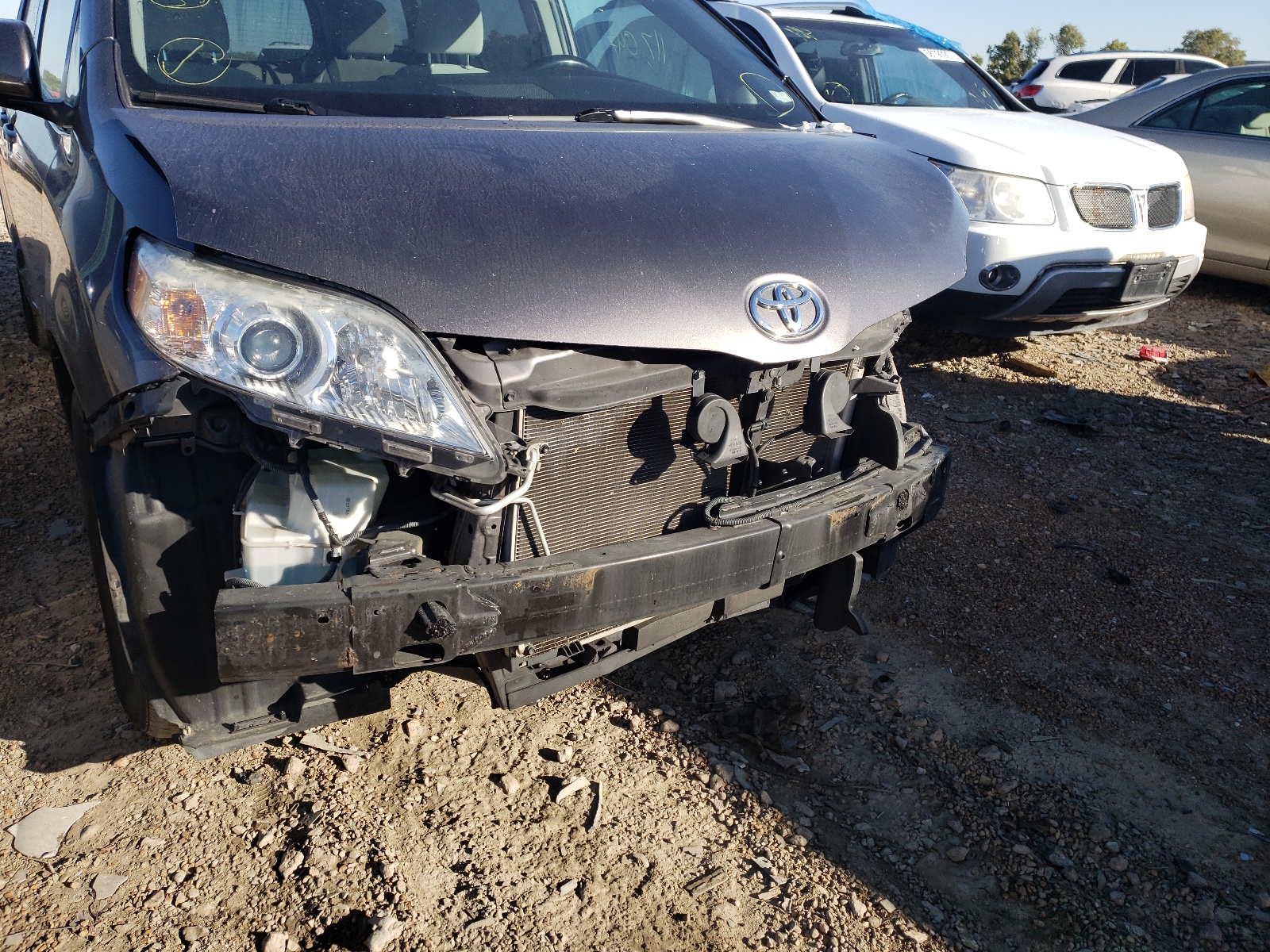 Photo 9 from auction – 2015 TOYOTA SIENNA LE with VIN 5TDKK3DC3FS662699