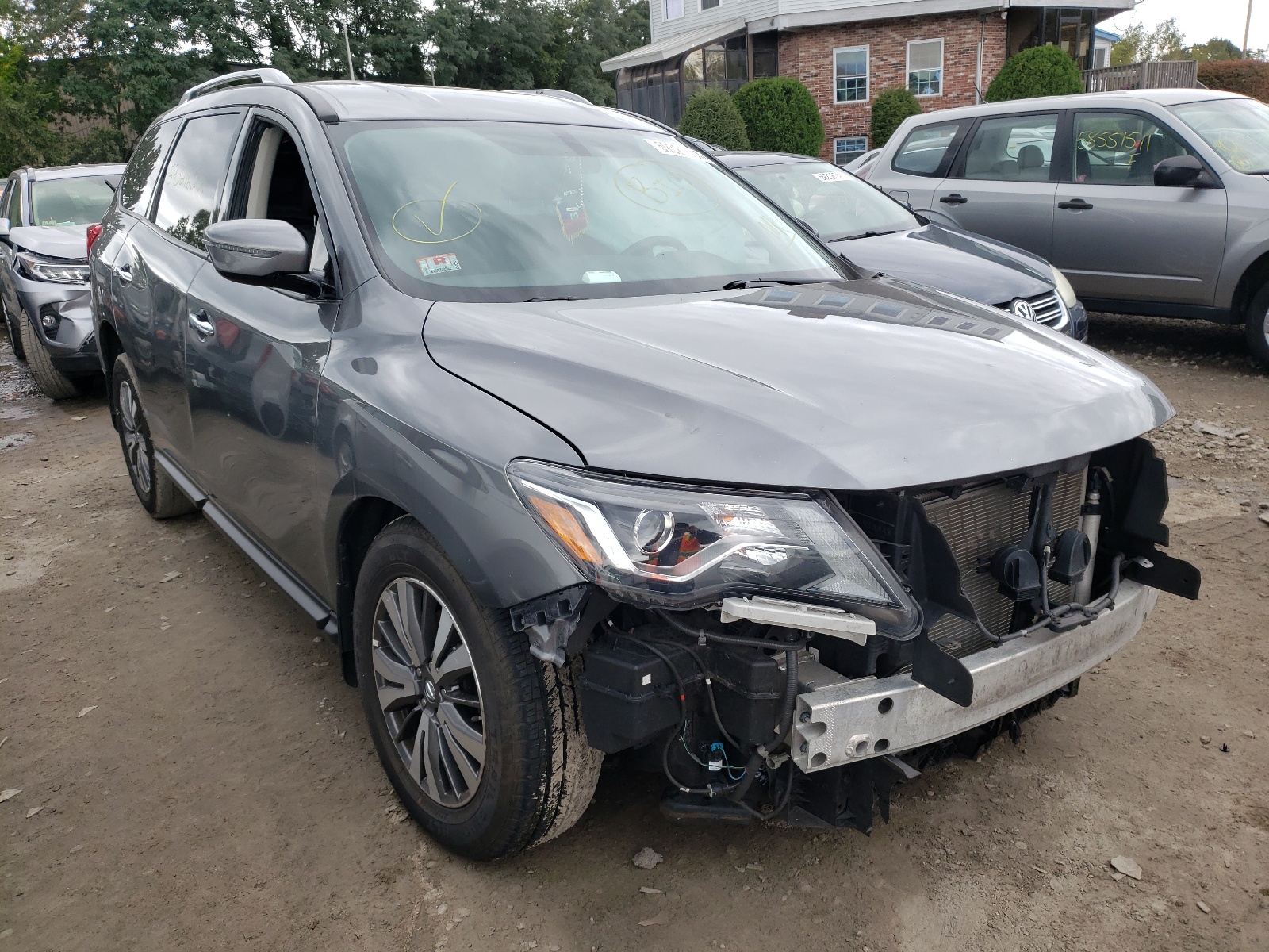 Photo 1 from auction – 2017 NISSAN PATHFINDER with VIN 5N1DR2MM4HC697811