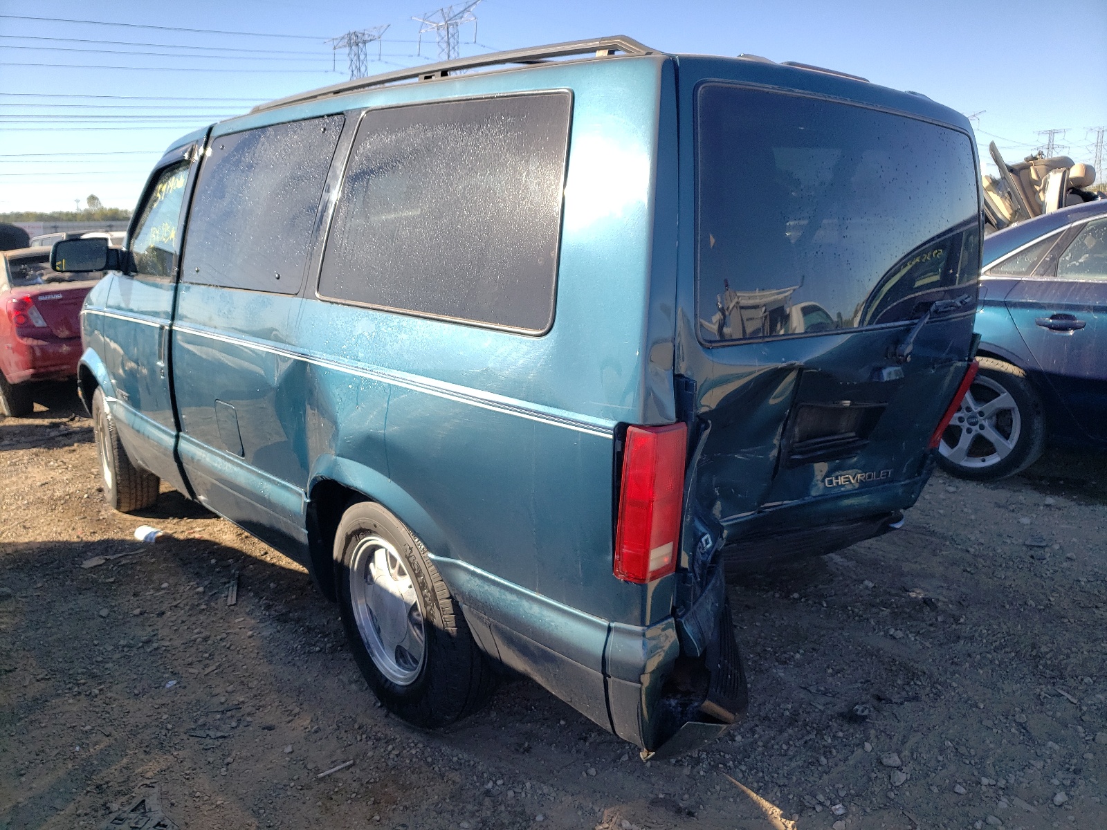 Photo 3 from auction – 2000 CHEVROLET ASTRO with VIN 1GNDM19W8YB208184