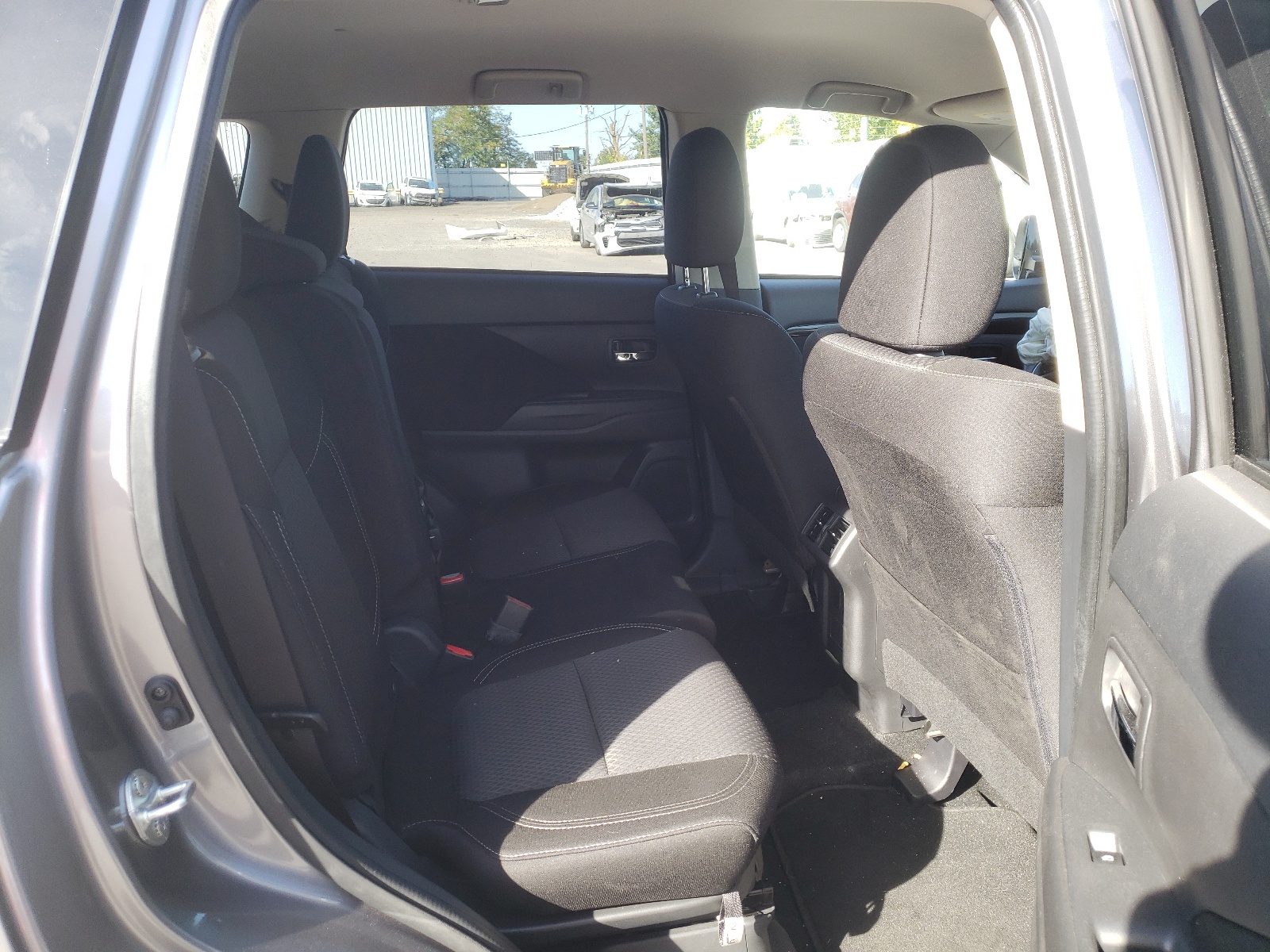 Photo 6 from auction – 2020 MITSUBISHI OUTLANDER with VIN JA4AD2A3XLZ005262