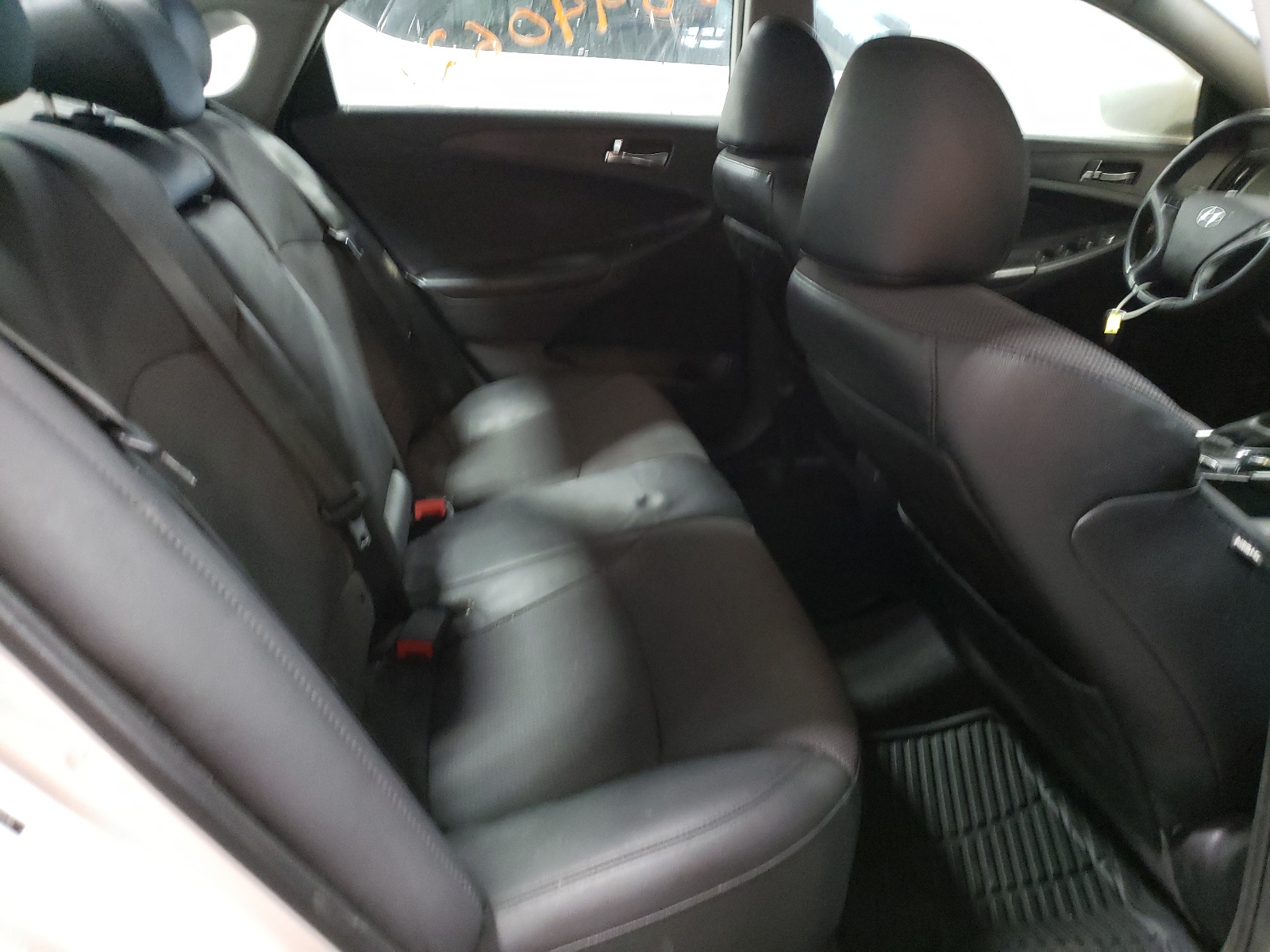 Photo 6 from auction – 2013 HYUNDAI SONATA SE with VIN 5NPEC4AB9DH765530