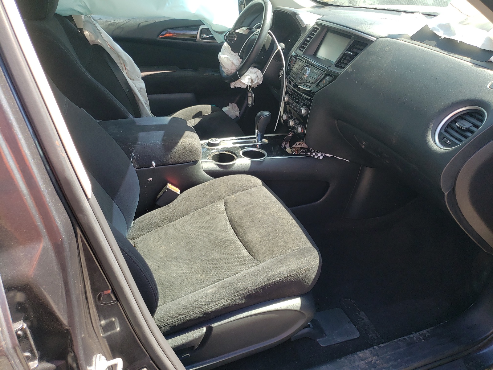 Photo 5 from auction – 2014 NISSAN PATHFINDER with VIN 5N1AR2MM0EC713887