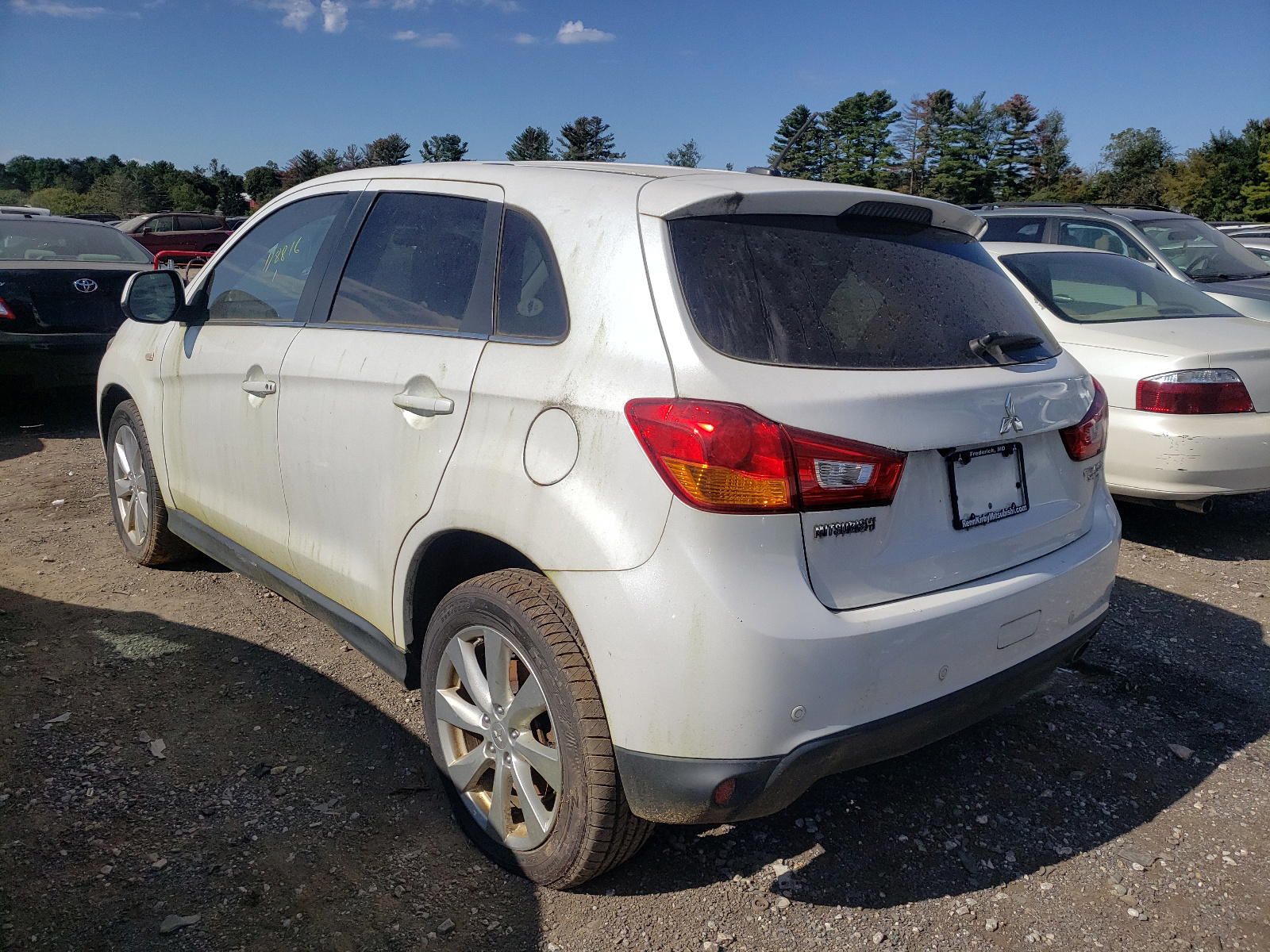 Photo 3 from auction – 2014 MITSUBISHI OUTLANDER with VIN 4A4AR4AU6EE012630