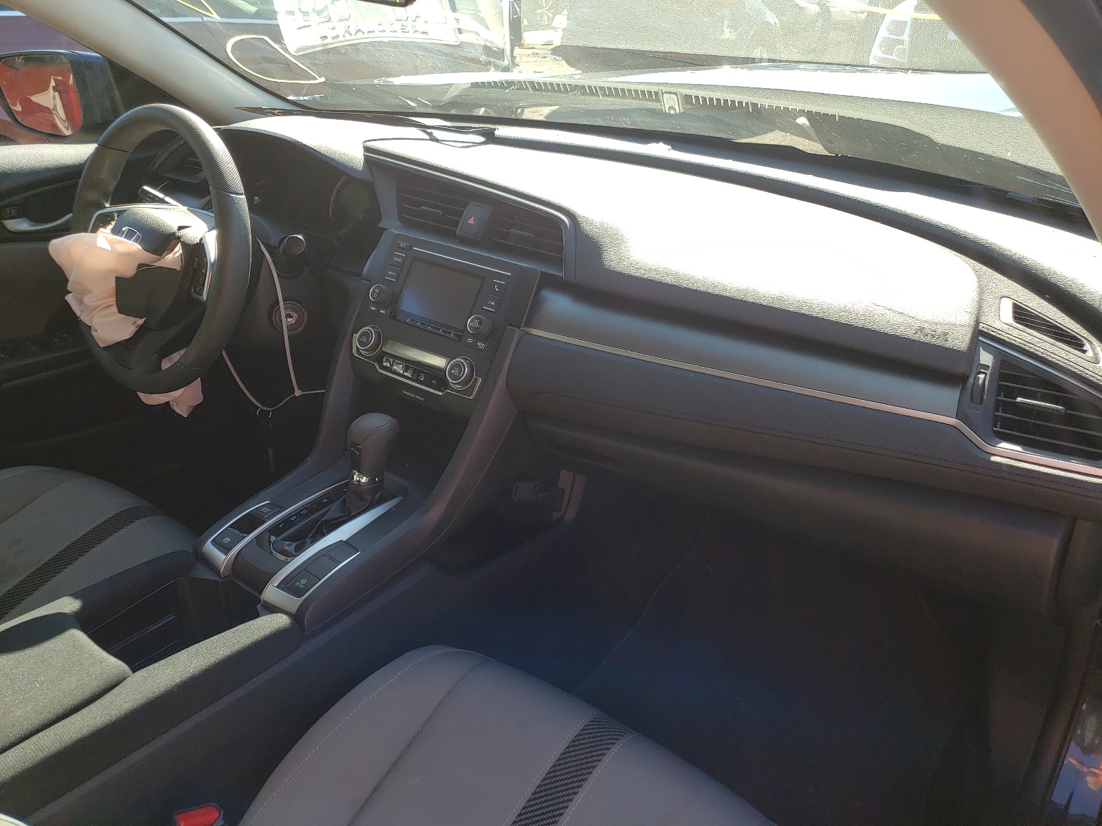 Photo 9 from auction – 2017 HONDA CIVIC LX with VIN 2HGFC2F52HH509533