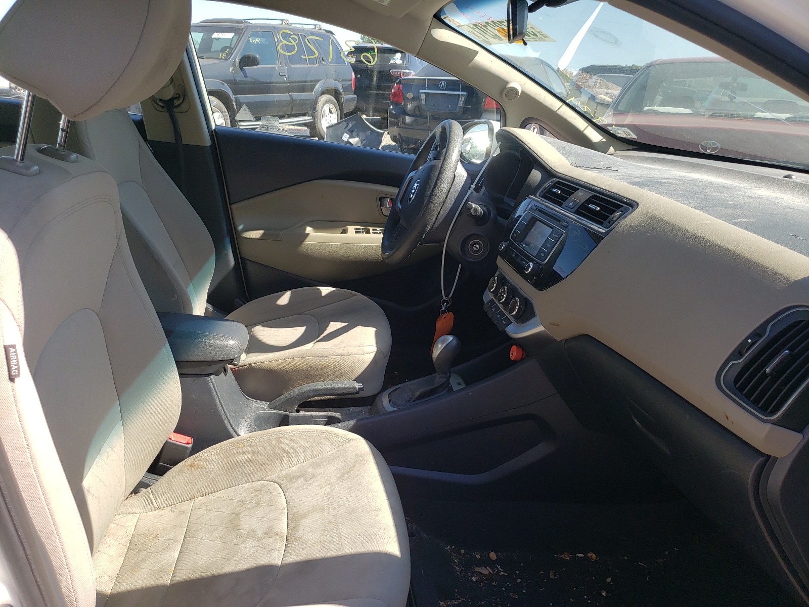 Zdjęcie 5 z aukcji – 2017 KIA RIO EX z VIN KNADN4A36H6016681