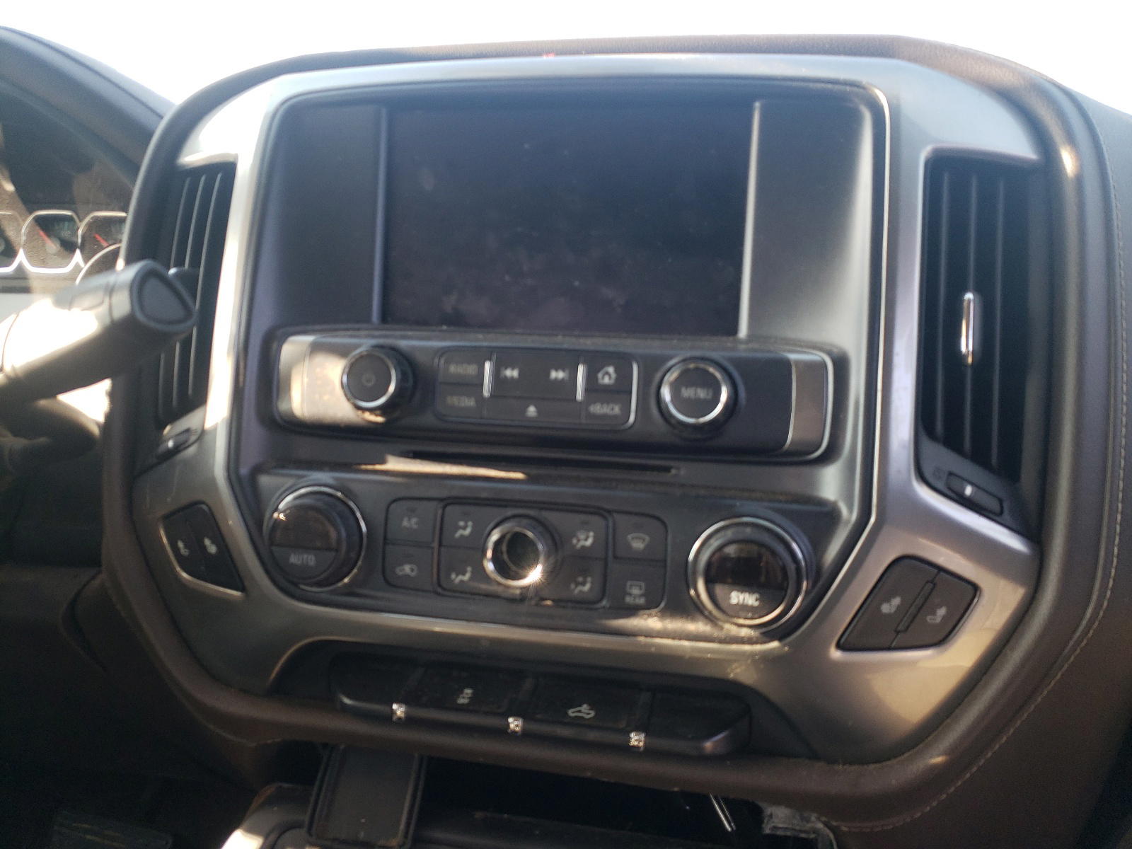 Photo 9 from auction – 2018 CHEVROLET SILVERADO with VIN 3GCUKSECXJG621544