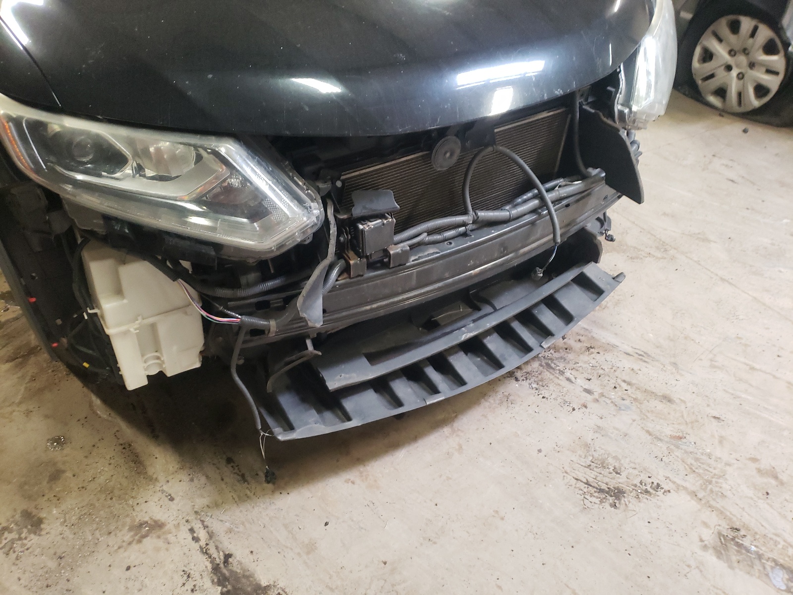 Photo 9 from auction – 2015 NISSAN ROGUE S with VIN 5N1AT2MV3FC818371