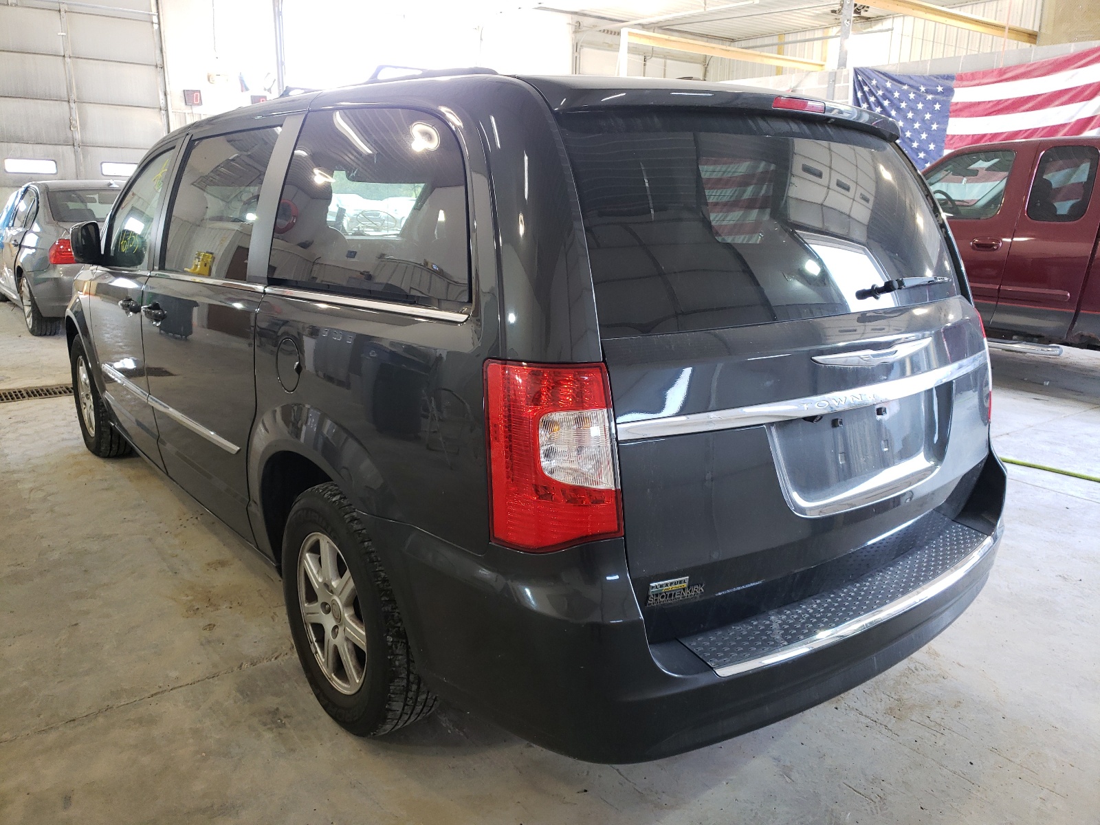 Photo 3 from auction – 2012 CHRYSLER TOWN & COU with VIN 2C4RC1BG4CR287125