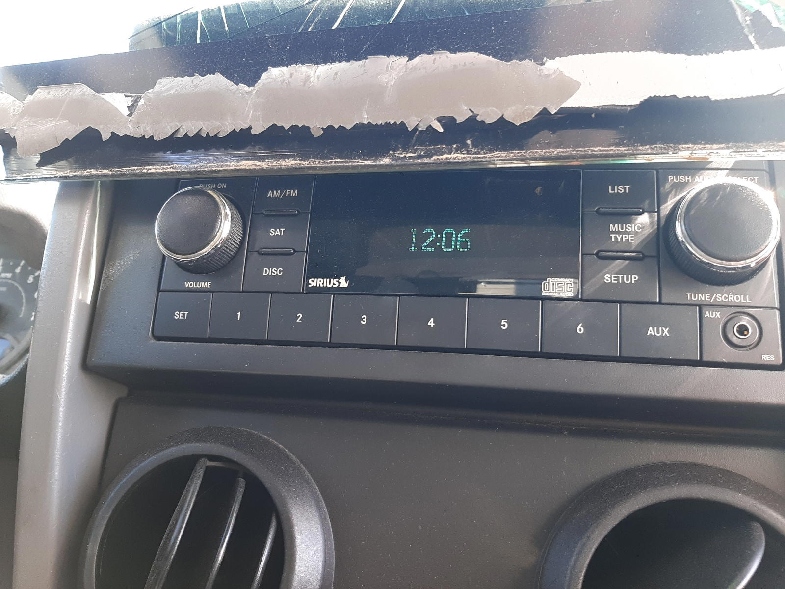 Photo 9 from auction – 2007 JEEP WRANGLER X with VIN 1J4FA24157L204575