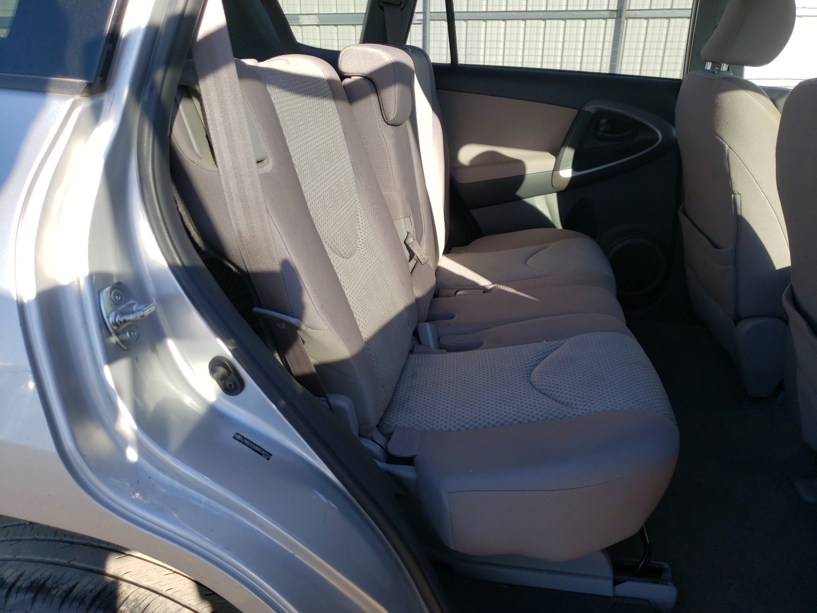 Photo 6 from auction – 2008 TOYOTA RAV4 with VIN JTMBD33V885183720