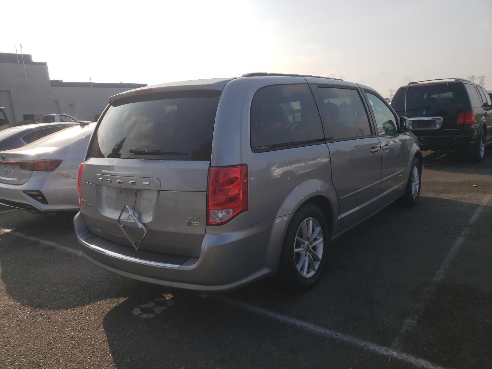 Photo 4 from auction – 2015 DODGE GRAND CARA with VIN 2C4RDGCG2FR745490
