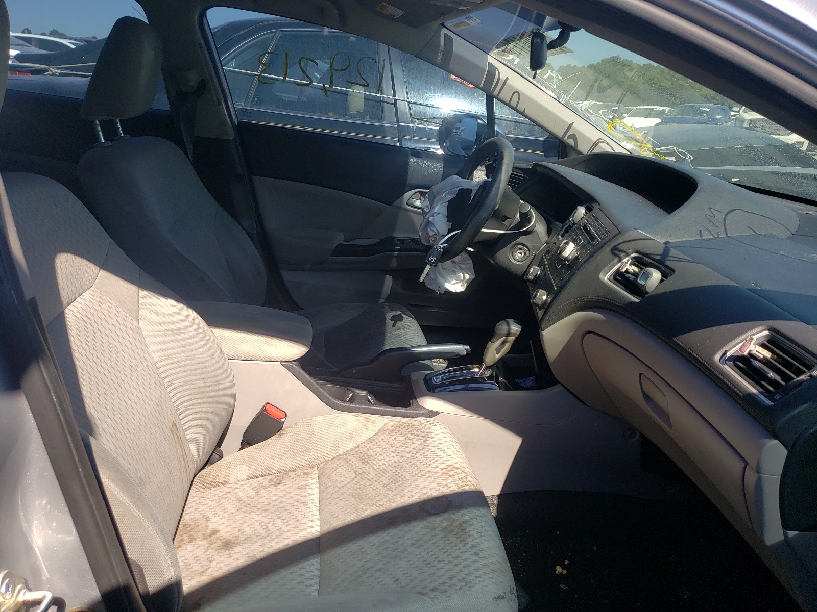 Photo 5 from auction – 2014 HONDA CIVIC LX with VIN 19XFB2F56EE049690