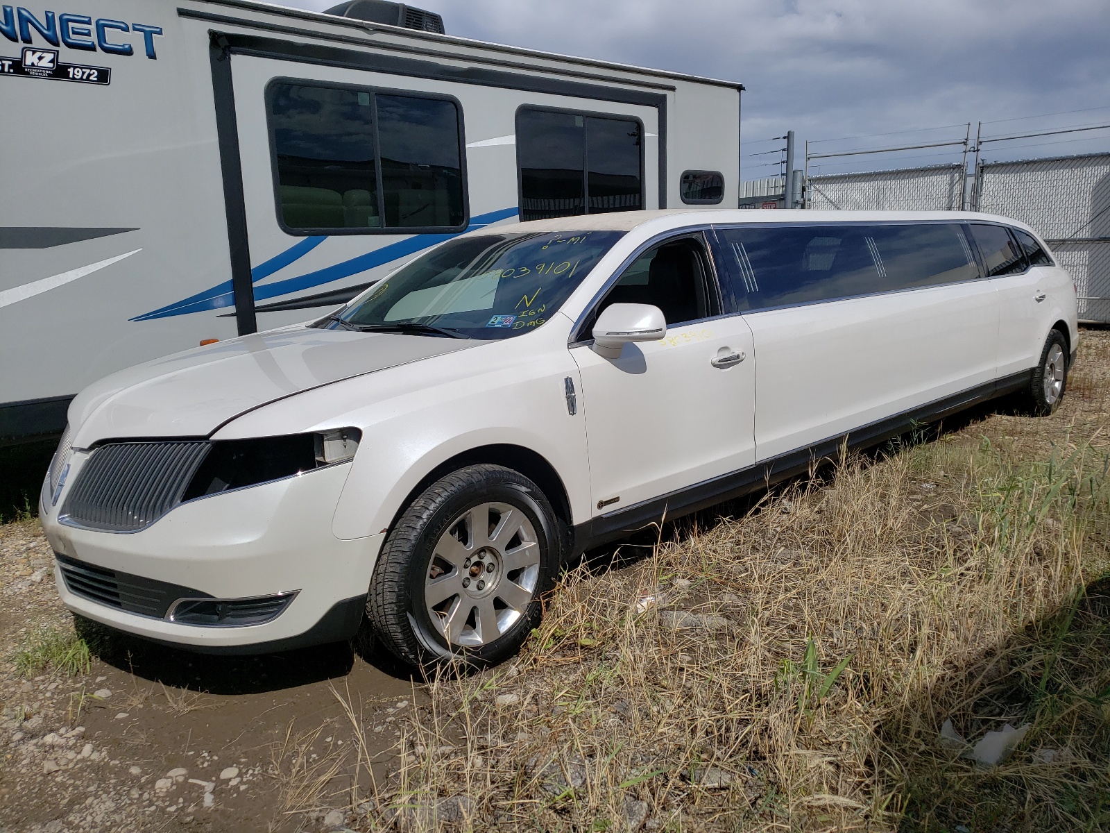 Photo 2 from auction – 2013 LINCOLN MKT with VIN 2L1MJ5LKXDBL58376