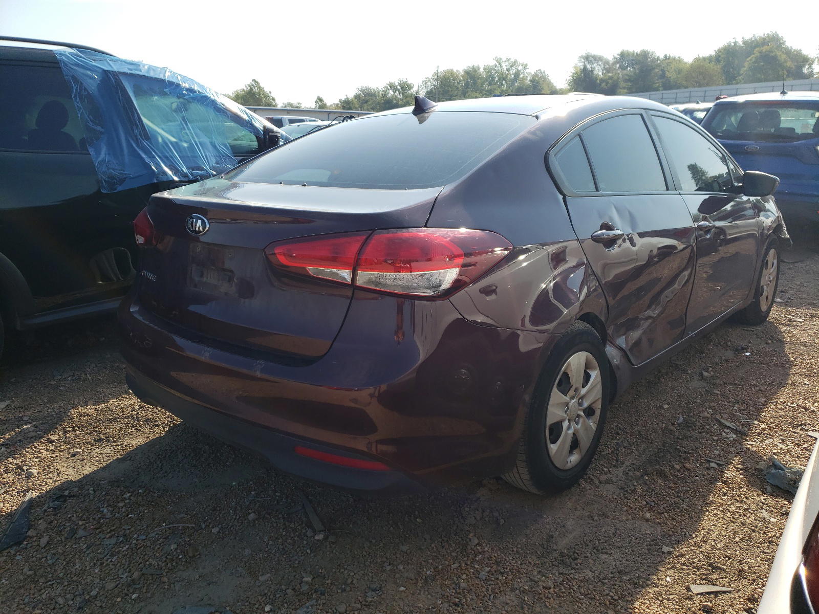 Photo 4 from auction – 2018 KIA FORTE with VIN 3KPFK4A79JE260381