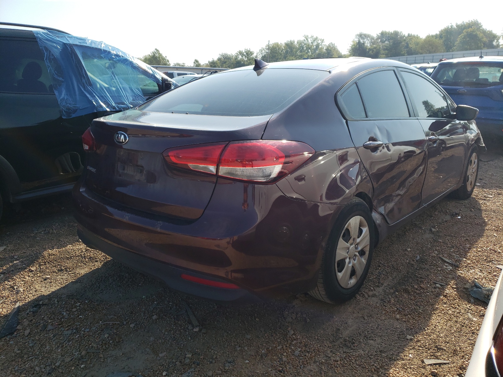 Zdjęcie 4 z aukcji – 2018 KIA FORTE z VIN 3KPFK4A79JE260381