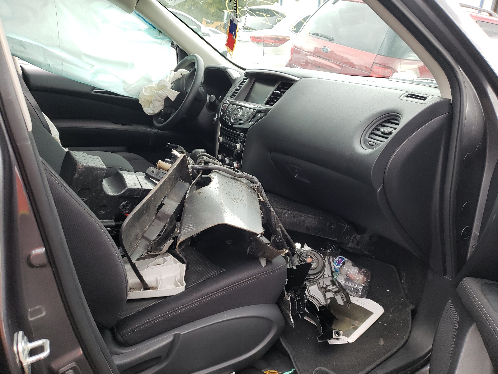 Photo 5 from auction – 2017 NISSAN PATHFINDER with VIN 5N1DR2MM4HC697811