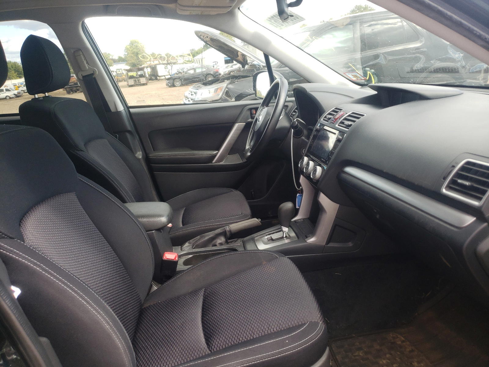 Photo 5 from auction – 2016 SUBARU FORESTER 2 with VIN JF2SJADC5GH483093