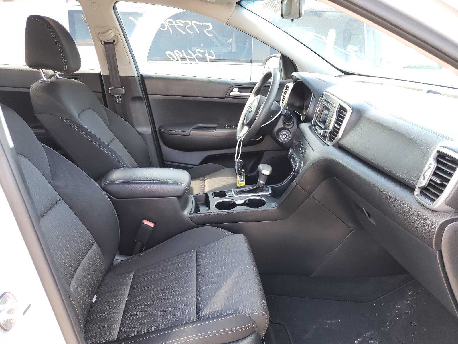 Photo 5 from auction – 2017 KIA SPORTAGE L with VIN KNDPMCAC2H7273831