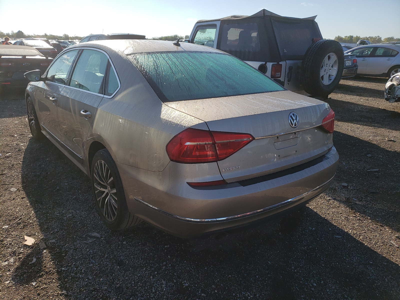 Photo 3 from auction – 2016 VOLKSWAGEN PASSAT S with VIN 1VWAS7A32GC025892