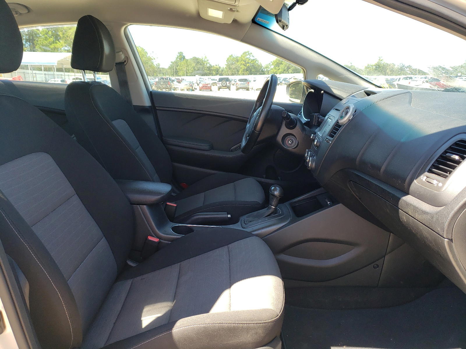 Photo 5 from auction – 2014 KIA FORTE EX with VIN KNAFX4A86E5105831