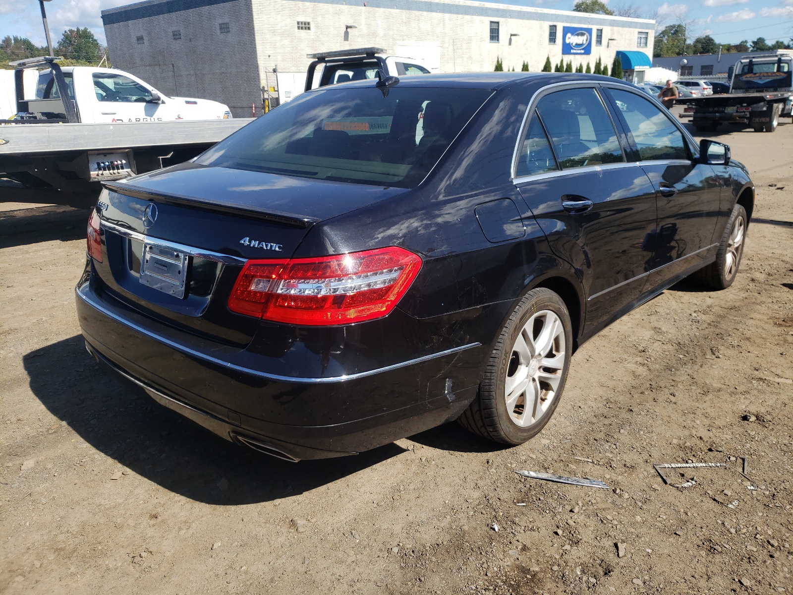 Photo 4 from auction – 2011 MERCEDES-BENZ E 550 4MAT with VIN WDDHF9AB3BA499479