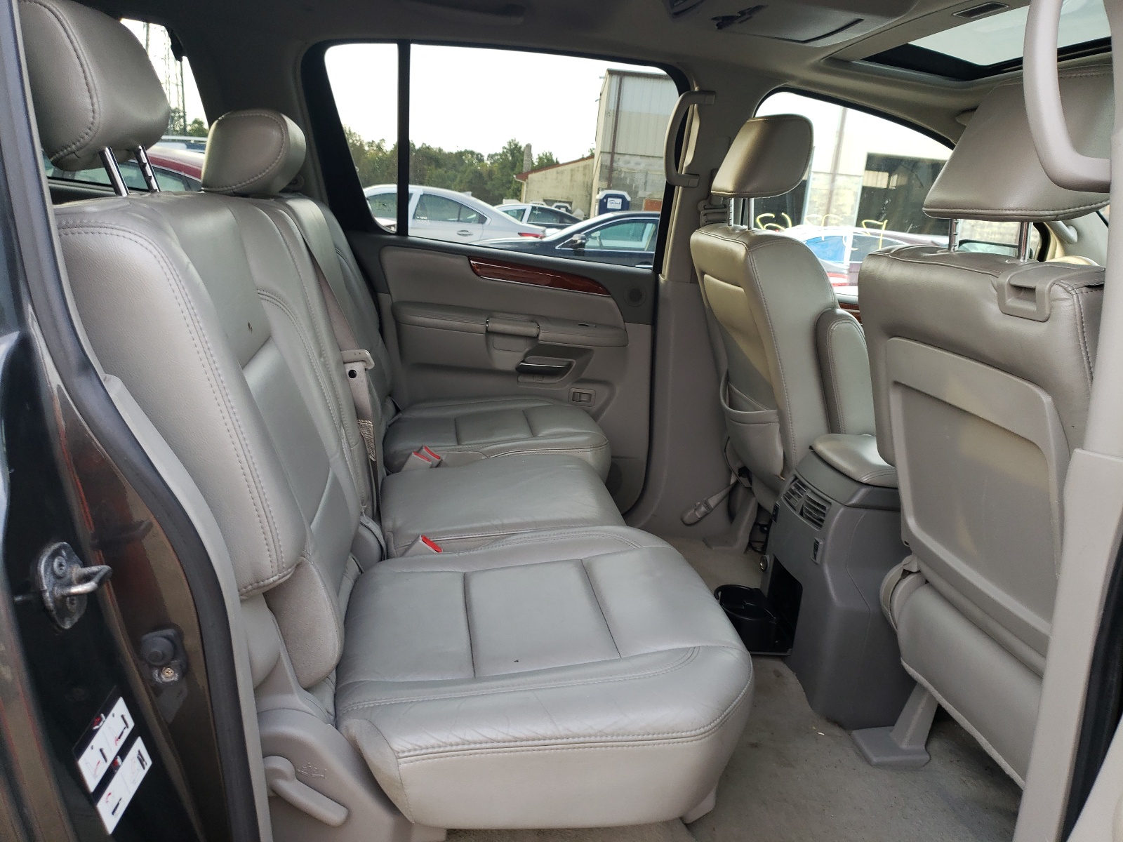 Photo 6 from auction – 2008 INFINITI QX56 with VIN 5N3AA08C68N911502