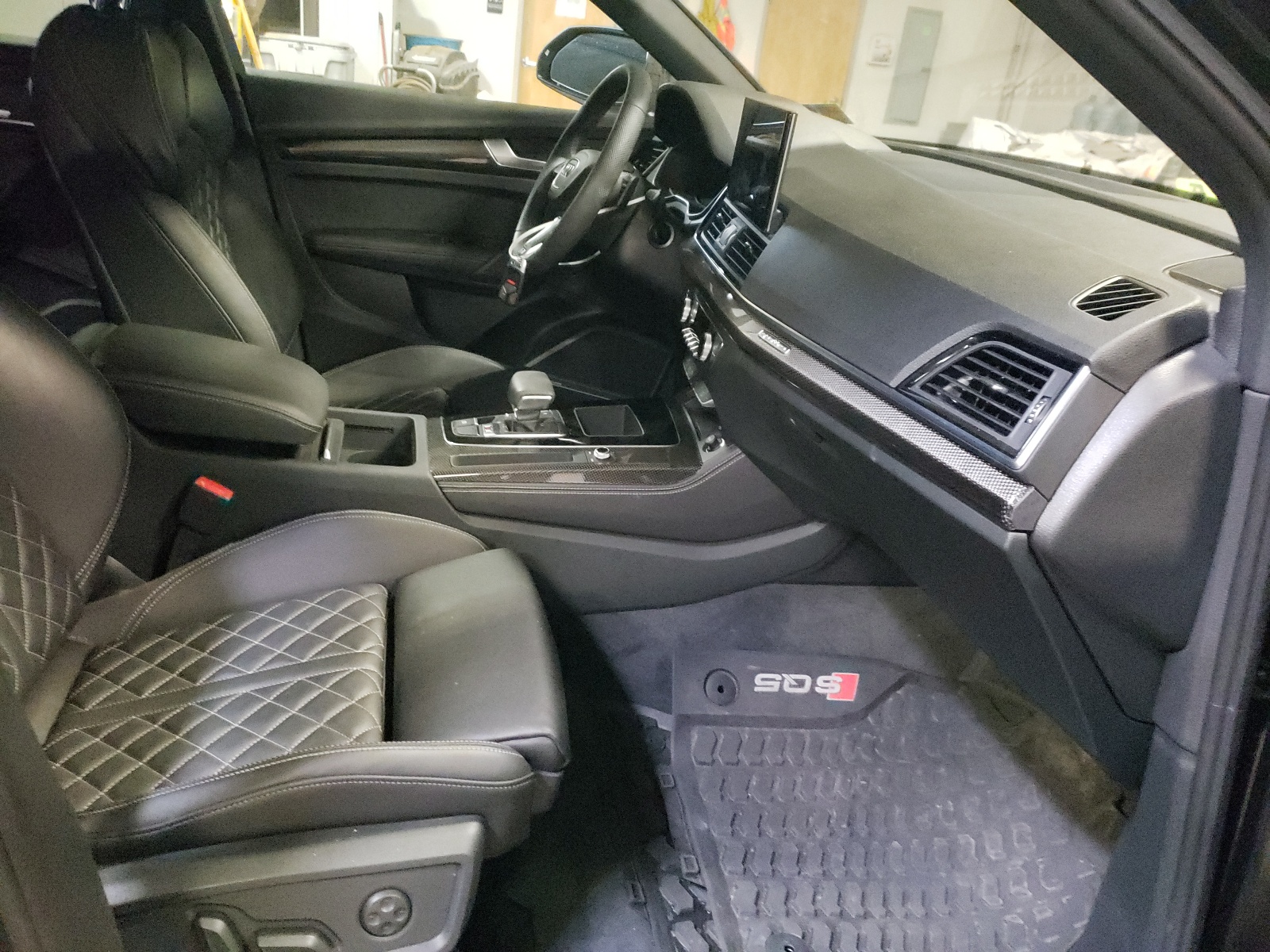 Photo 5 from auction – 2021 AUDI SQ5 PREMIU with VIN WA1B4AFY0M2012430