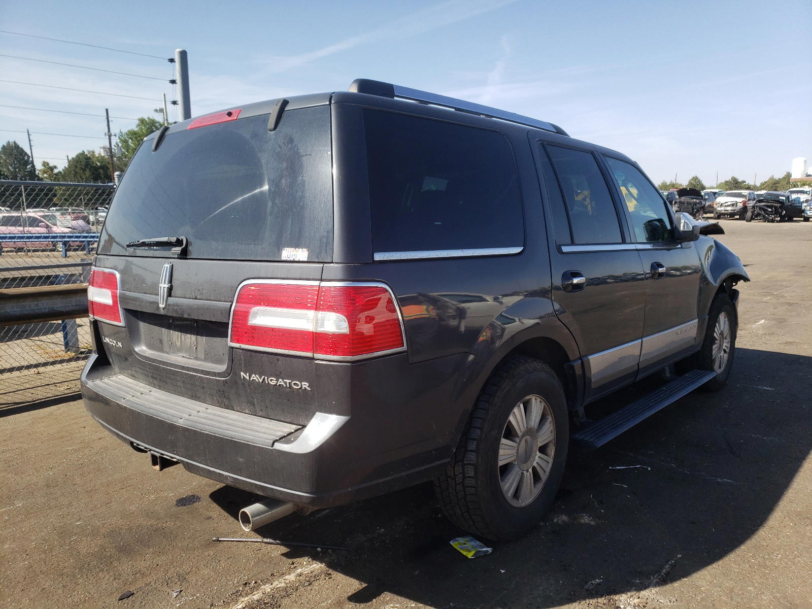 Photo 4 from auction – 2007 LINCOLN NAVIGATOR with VIN 5LMFU28527LJ22189