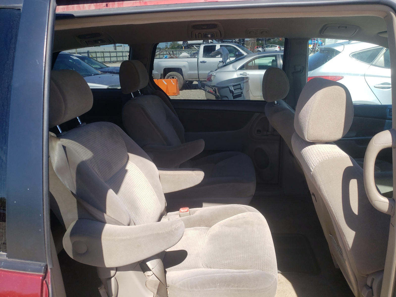 Photo 6 from auction – 2006 TOYOTA SIENNA CE with VIN 5TDZA23C26S555205