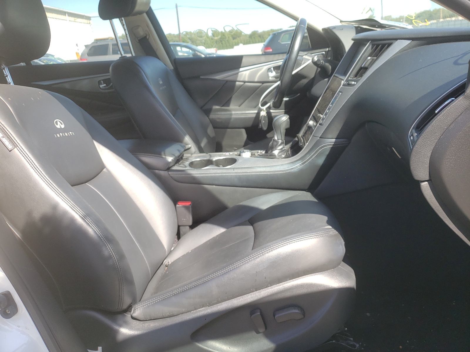 Photo 5 from auction – 2014 INFINITI Q50 BASE with VIN JN1BV7AR5EM697538