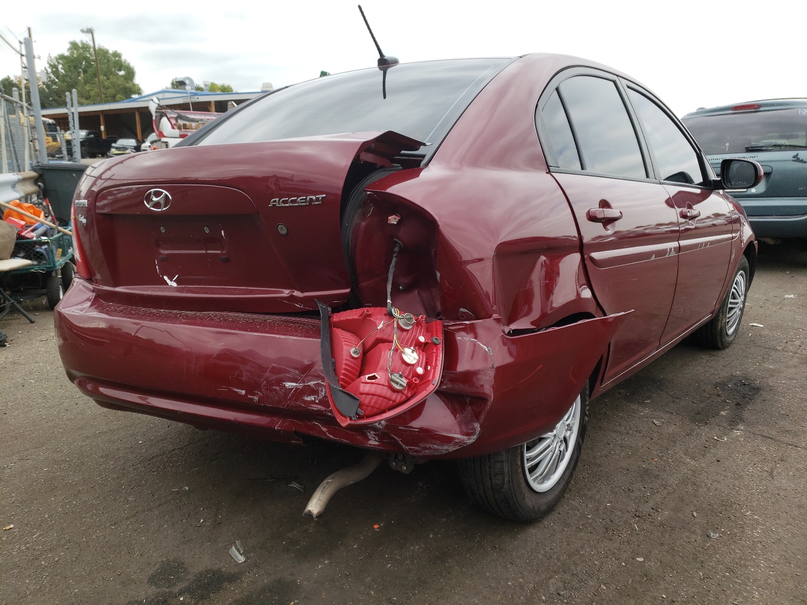 Photo 4 from auction – 2011 HYUNDAI ACCENT GLS with VIN KMHCN4AC6BU597127