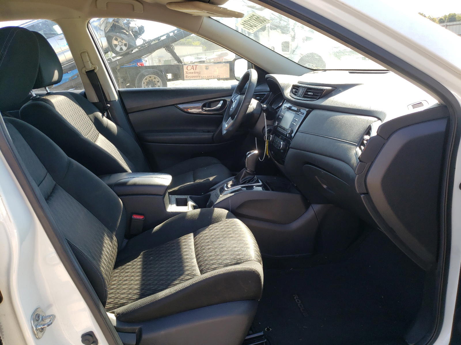 Photo 5 from auction – 2017 NISSAN ROGUE S with VIN KNMAT2MV6HP529324